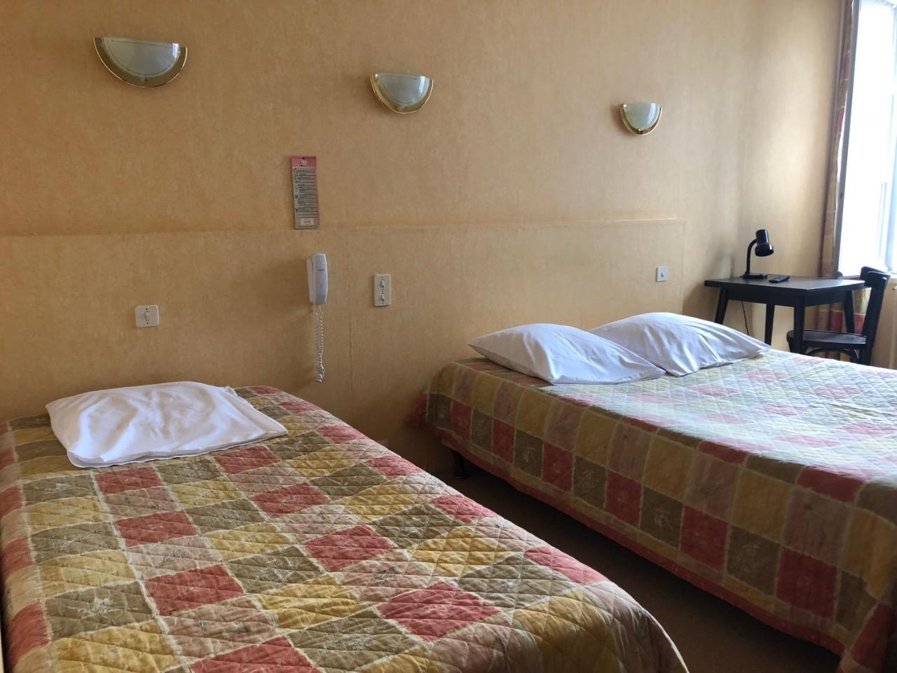 Hotel Le Commerce Bellegarde-du-Loiret 外观 照片